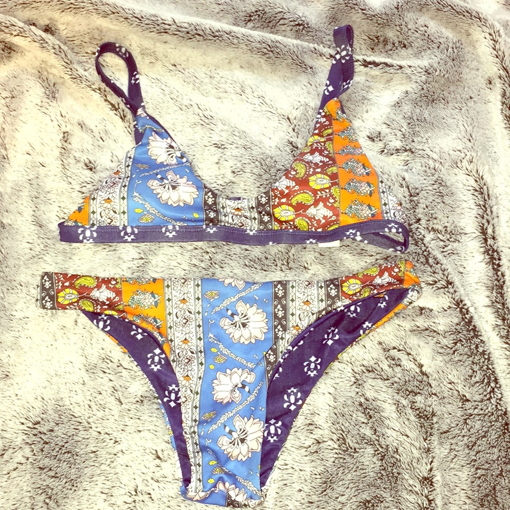 Patterned bikini